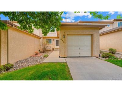652 Echo Ln