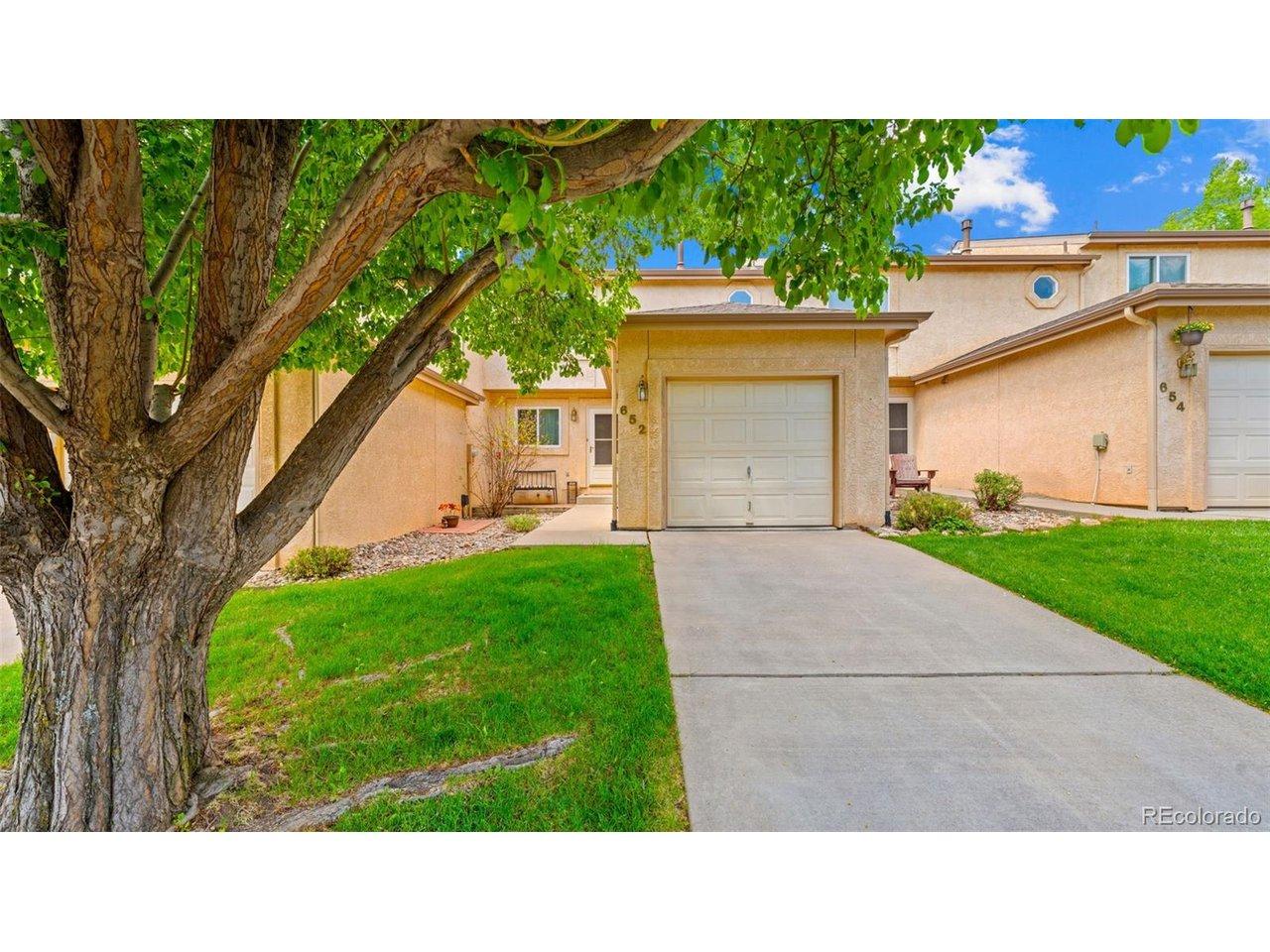 Image 4: Extended Concrete Driveway ~ Stucco Exterior Image 4: Extended Concrete Driveway ~ Stucco Exterior