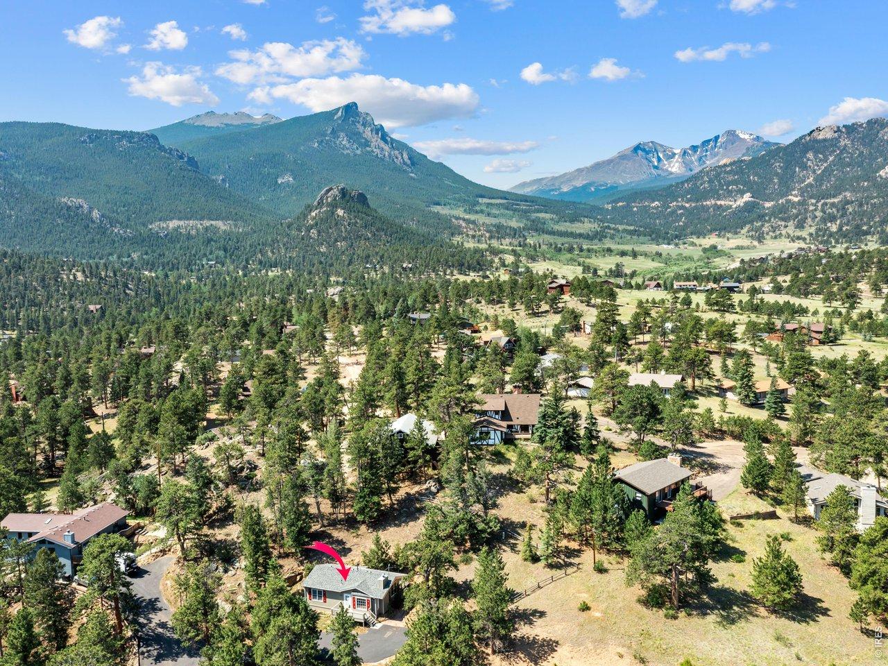 Image 3: Located in the Estes Park Carriage Hills Area Image 3: Located in the Estes Park Carriage Hills Area