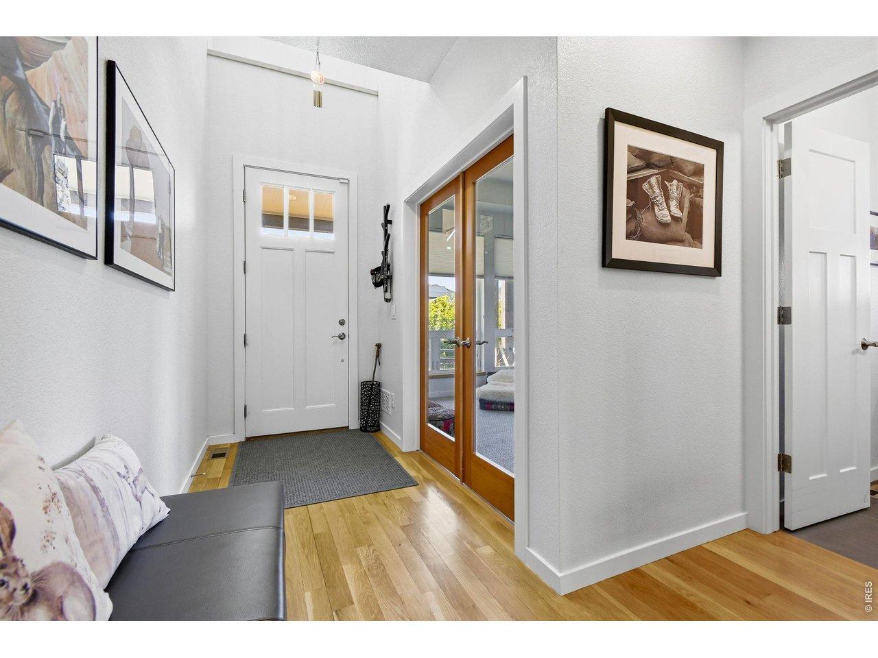 Image 4: Entry with Yoga room or Den with views! Image 4: Entry with Yoga room or Den with views!