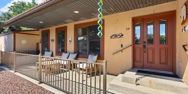 Image 2: Cozy covered front porch