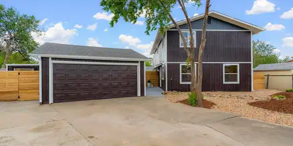 Image 2: Plenty of parking for your toys, RV or boat, 2 car garage with ADU or 4 car garage.