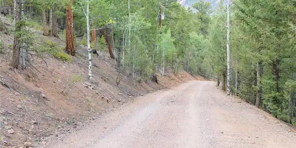 Image 3: property to the left