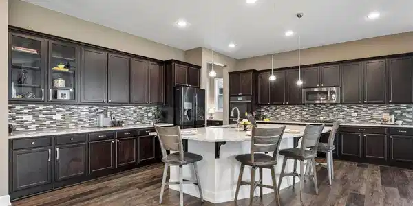 Image 4: Beautiful Chefs Kitchen, w/Butler & Walk-in Pantries