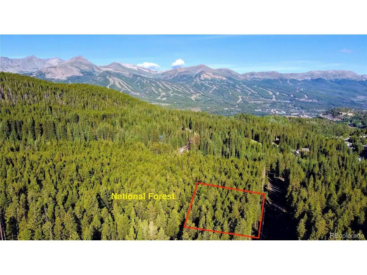 Image 1: Aerial view with approximate lot lines Image 1: Aerial view with approximate lot lines