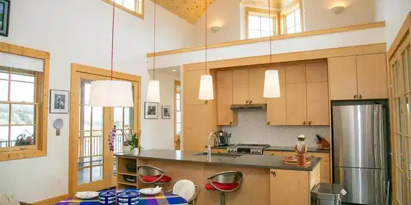 Image 2: Eat-in Kitchen Image 2: Eat-in Kitchen