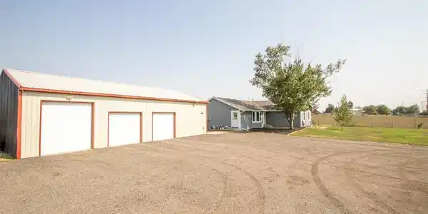 Image 3: Outbuilding Image 3: Outbuilding
