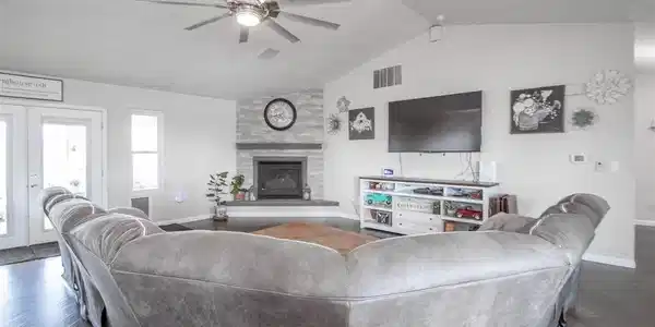 Image 4: Great Room Image 4: Great Room