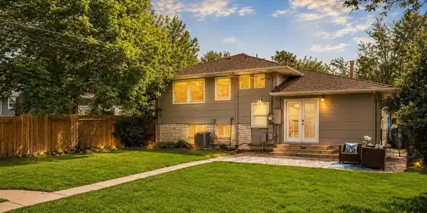 Image 2: Great yard fully fenced and landscaped with sprinkler system and flagstone patio Image 2: Great yard fully fenced and landscaped with sprinkler system and flagstone patio