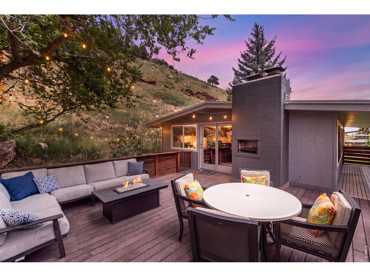 Image 2: Spacious Deck for Entertaining! Image 2: Spacious Deck for Entertaining!