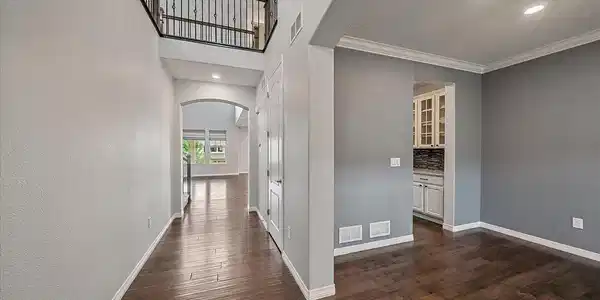 Image 3: Formal Entry Image 3: Formal Entry