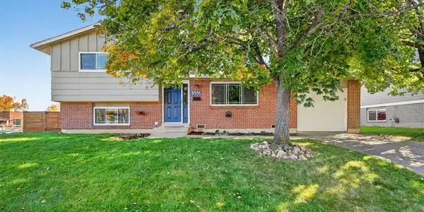 880 Gilpin Dr
