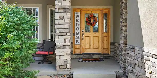 Image 4: Covered front porch