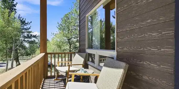Image 3: Front porch Image 3: Front porch