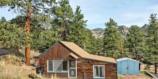2242 Eagle Cliff Rd