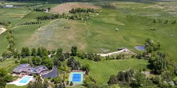 Image 2: Set on an Elevated Promontory North of Boulder Image 2: Set on an Elevated Promontory North of Boulder