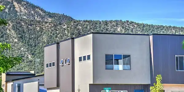 1139 Agate Ln