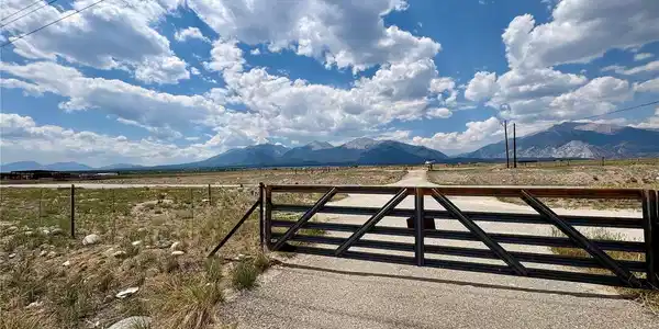 Image 3: Gated access