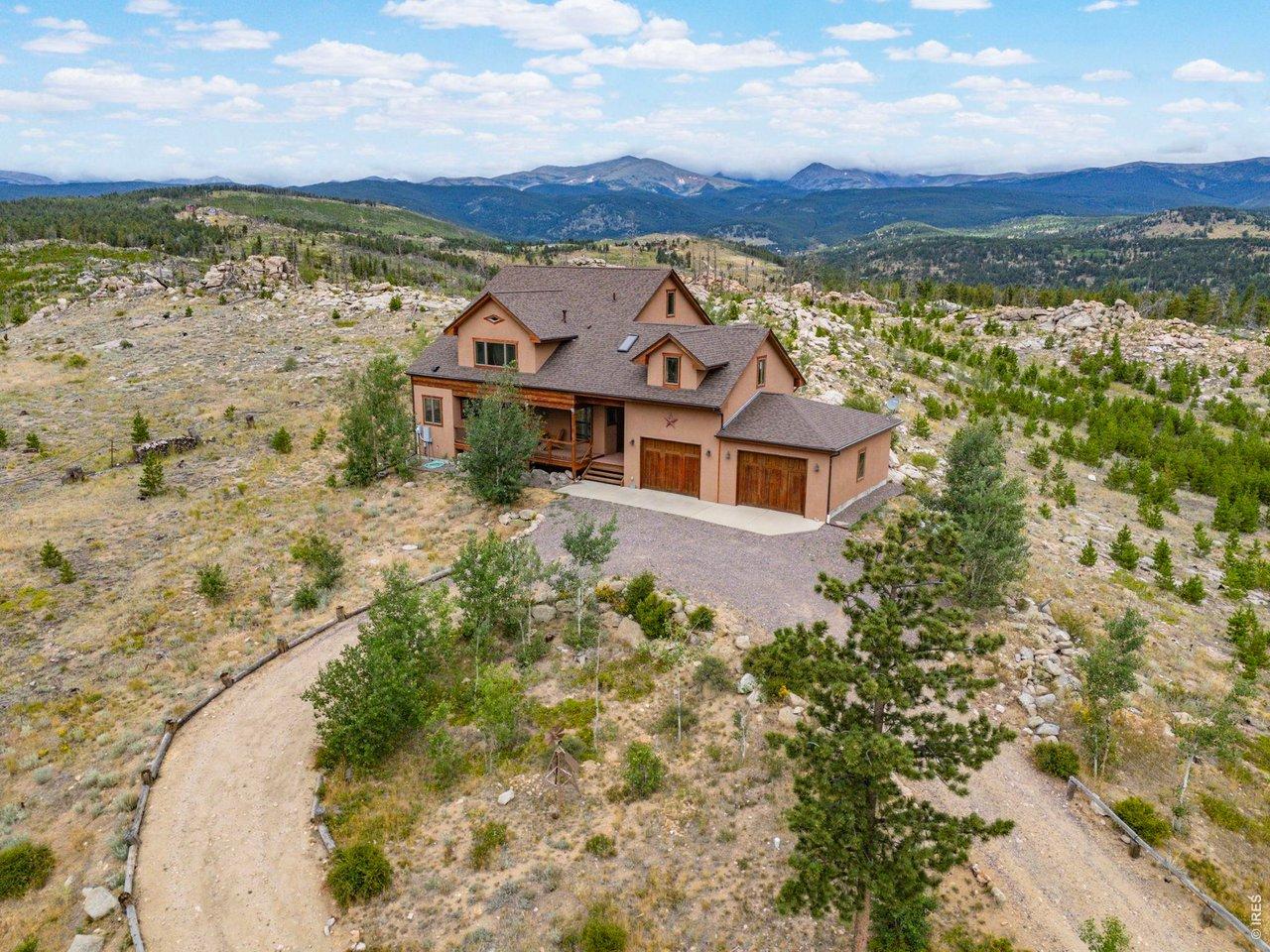 Image 4: A circular driveway and Wildfire Partners certification enhance both convenience and peace of mind Image 4: A circular driveway and Wildfire Partners certification enhance both convenience and peace of mind