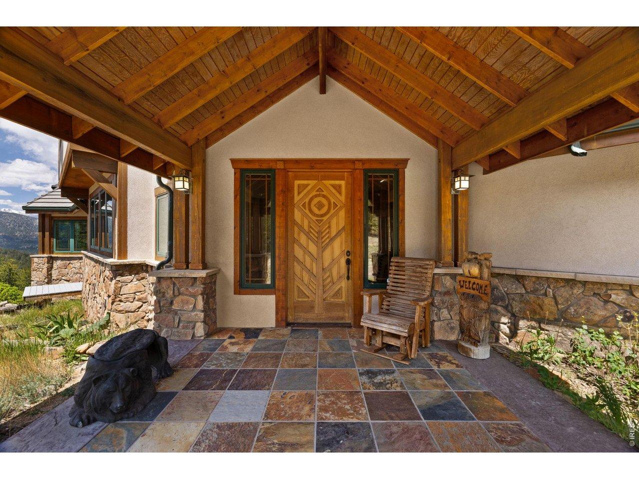 Image 3: A covered entrance welcomes your friends and family Image 3: A covered entrance welcomes your friends and family