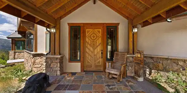 Image 3: A covered entrance welcomes your friends and family Image 3: A covered entrance welcomes your friends and family