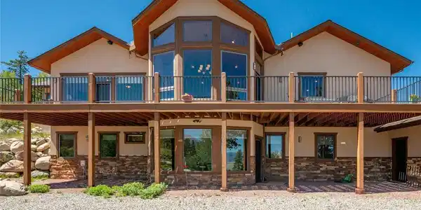30180 Mountaintop Dr