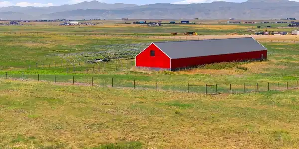 Image 4: 144'x32' barn Image 4: 144'x32' barn