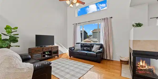 Image 3: Lots of natural light with soaring ceilings Image 3: Lots of natural light with soaring ceilings
