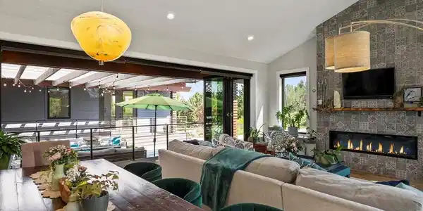 Image 4: Nano walls completely open from living room to pool deck Image 4: Nano walls completely open from living room to pool deck