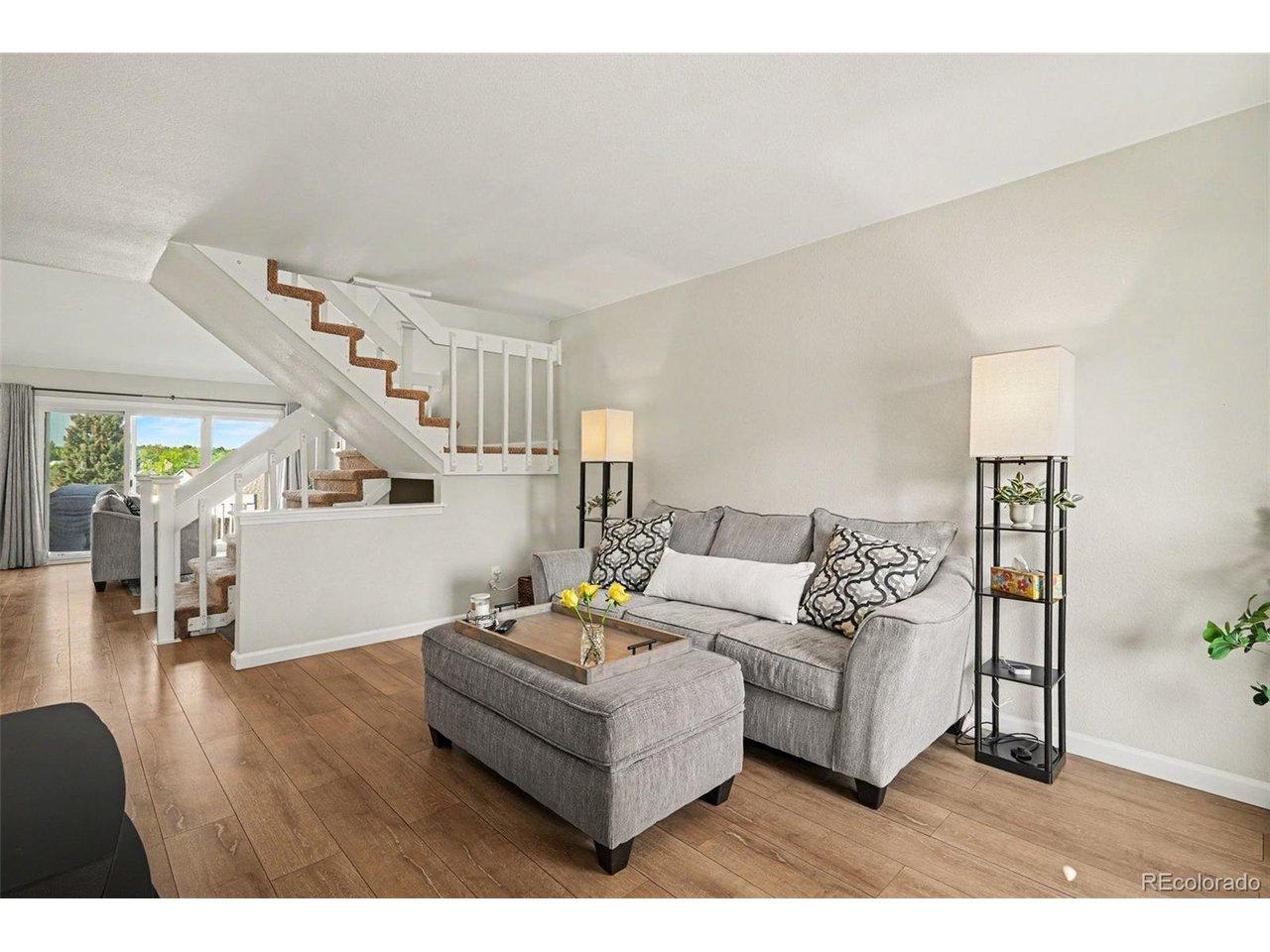 Image 2: Open Concept Living Image 2: Open Concept Living