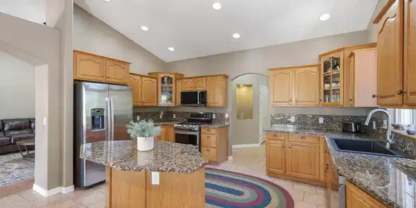 Image 3: Granite counters Image 3: Granite counters