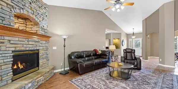 Image 4: Cozy Gas Fireplace Image 4: Cozy Gas Fireplace