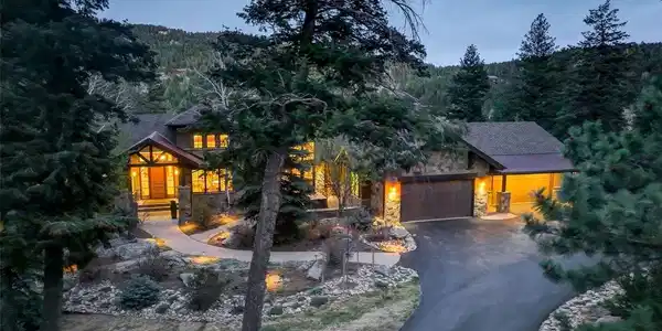 6136 Stone Creek Dr