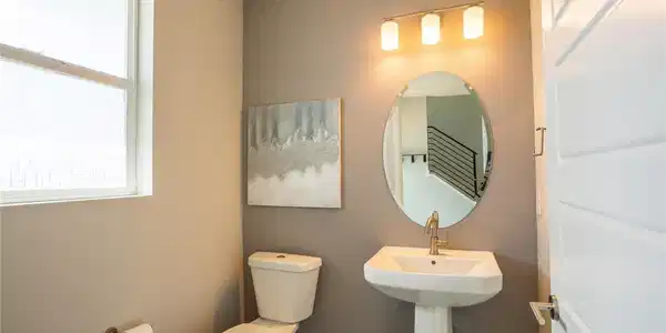 Image 3: Halfbath Image 3: Halfbath
