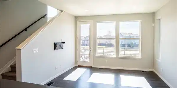 Image 4: Family Room Image 4: Family Room