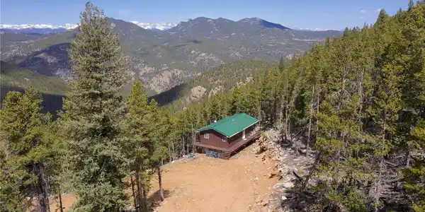 Image 4: Storage Cabin Image 4: Storage Cabin