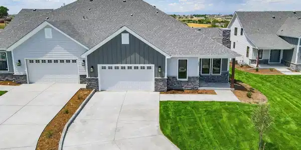 Image 4: High quality class 4 hail resistant 50-year roof shingles Image 4: High quality class 4 hail resistant 50-year roof shingles