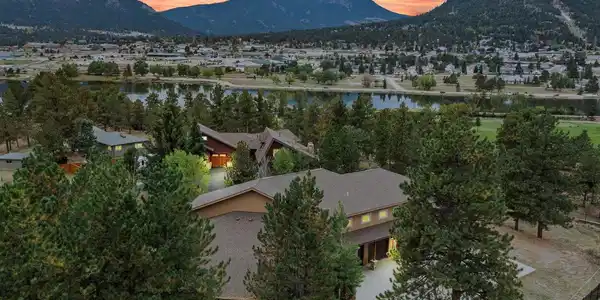 557 Grand Estates Dr