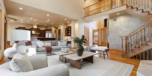 Image 4: Gorgeous open floorplan Image 4: Gorgeous open floorplan