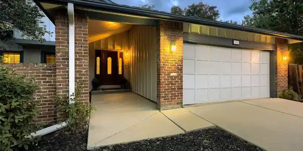 Image 3: Exterior Front Image 3: Exterior Front