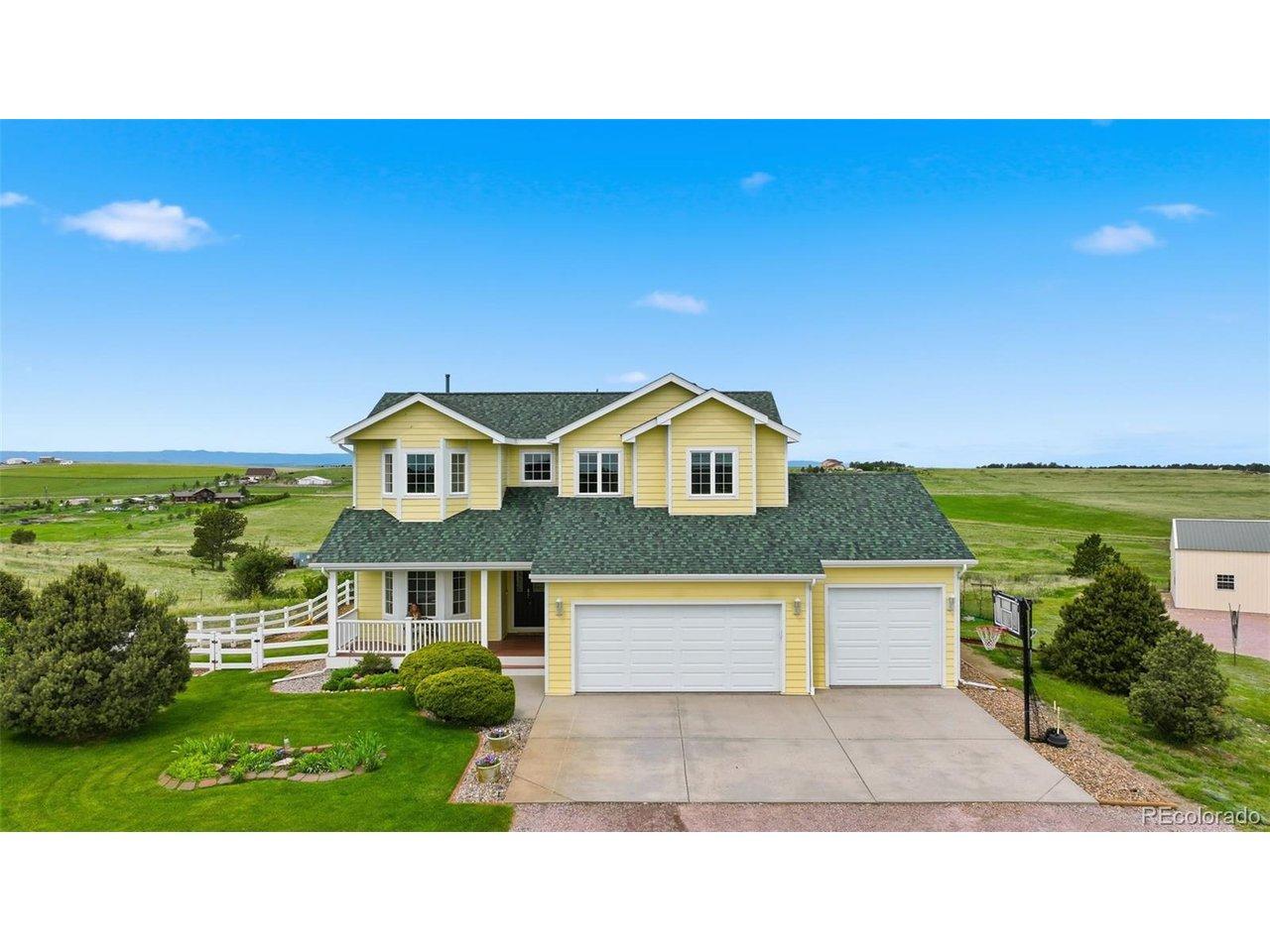 Image 3: Gorgeous Custom Home Over 3400 sq. feet! plus 3-stall Barn! Image 3: Gorgeous Custom Home Over 3400 sq. feet! plus 3-stall Barn!