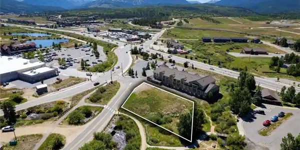 201 S Wapiti Dr