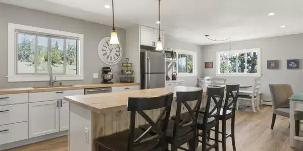 Image 3: Gorgeous Custom Kitchen!! Image 3: Gorgeous Custom Kitchen!!