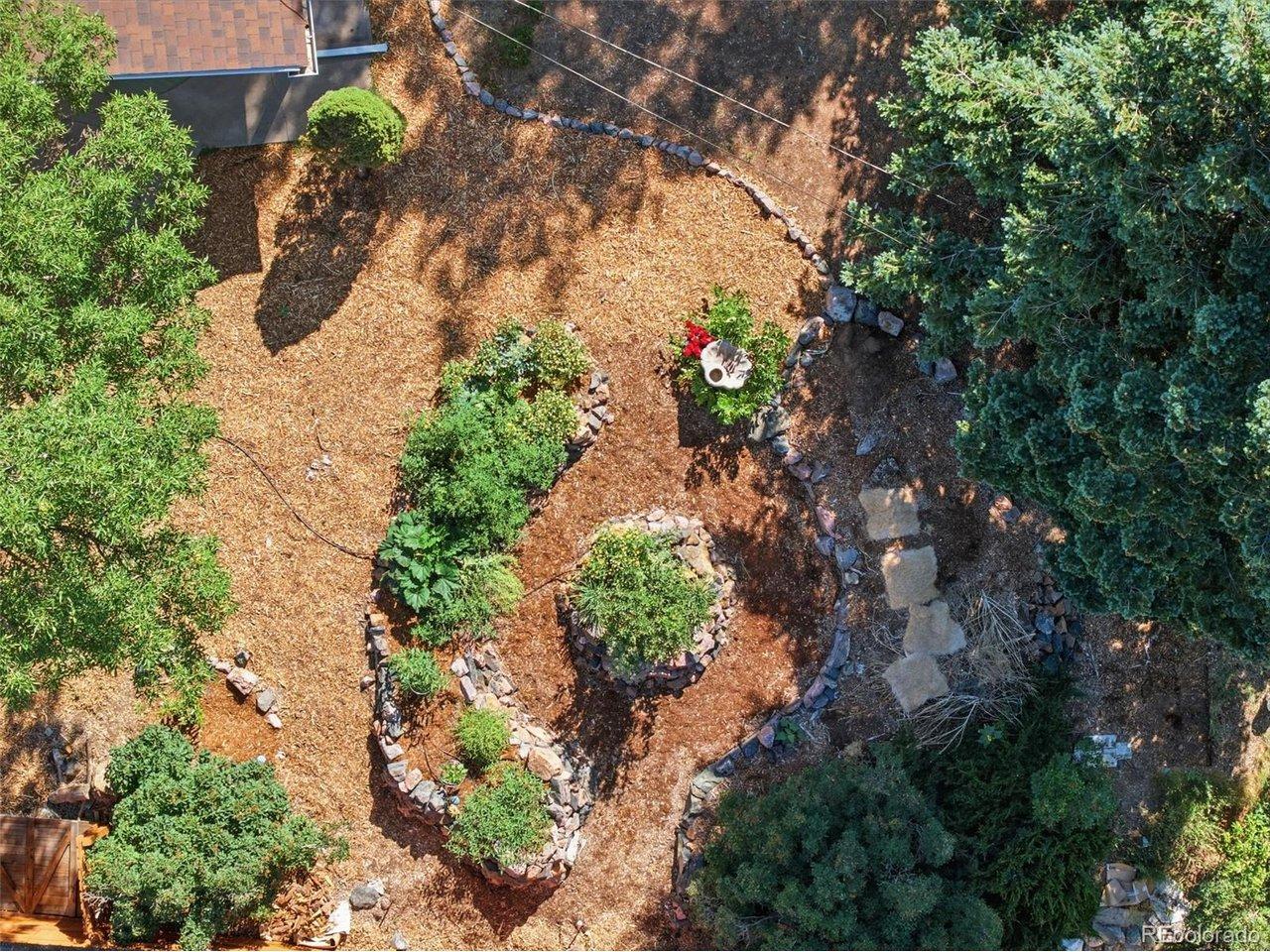 Image 4: Lush Zen Garden Image 4: Lush Zen Garden