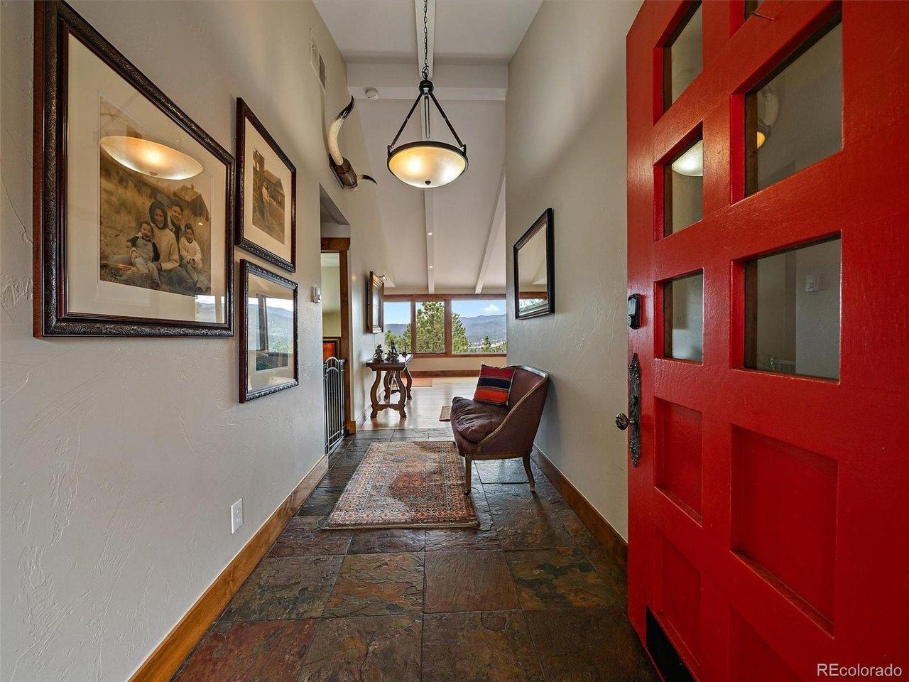 Image 4: To a beautiful entryway Image 4: To a beautiful entryway