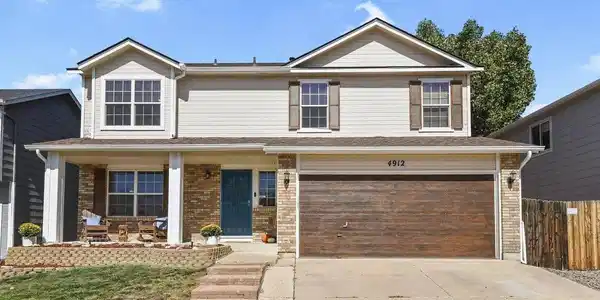 Image 2: Front of house - direct Image 2: Front of house - direct