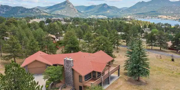 650 Summit Dr
