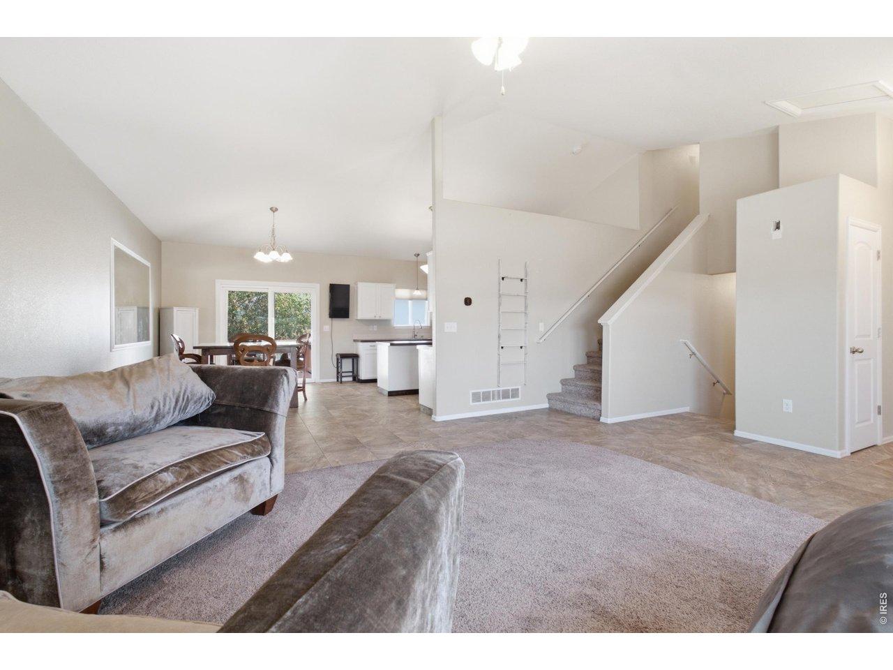 Image 4: High ceilings and very spacious Image 4: High ceilings and very spacious