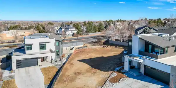 Image 4: Located Within Walking Distance To Indian Peaks Golf Course and Waneka Lake