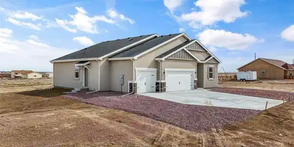 380 S Ashford Dr